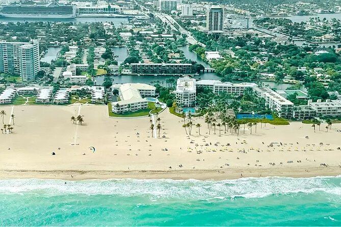 Miami Beach: Private South Beach Airplane Tour with drinks - Headsets, cold drinks, and the comfort stuff you can actually feel