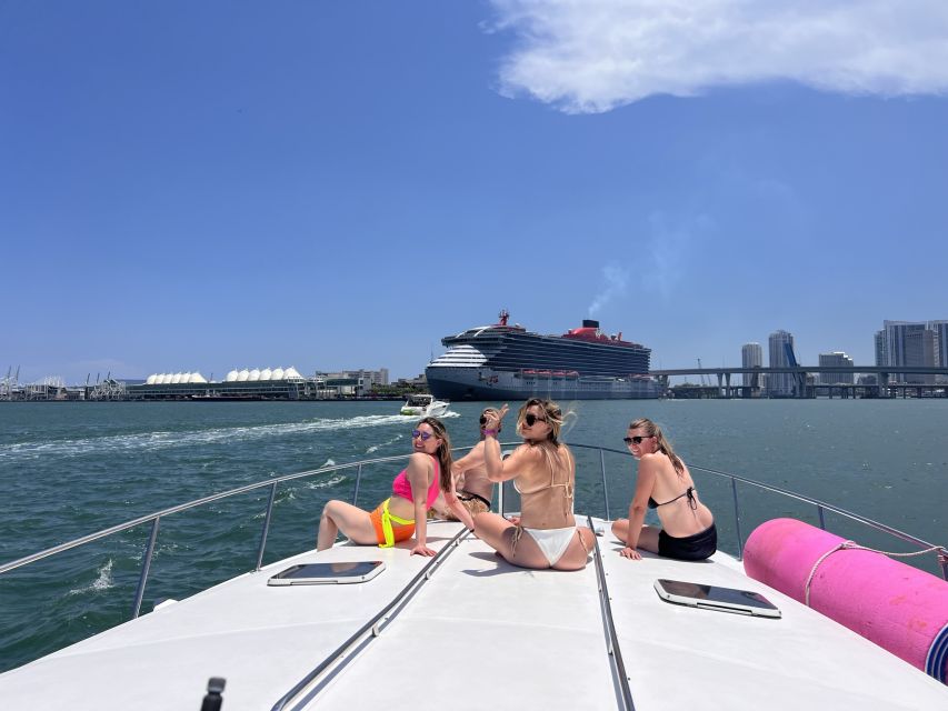 Miami Beach: Private Yacht Rental with Captain - Private yacht rental on Biscayne Bay, with your own captain