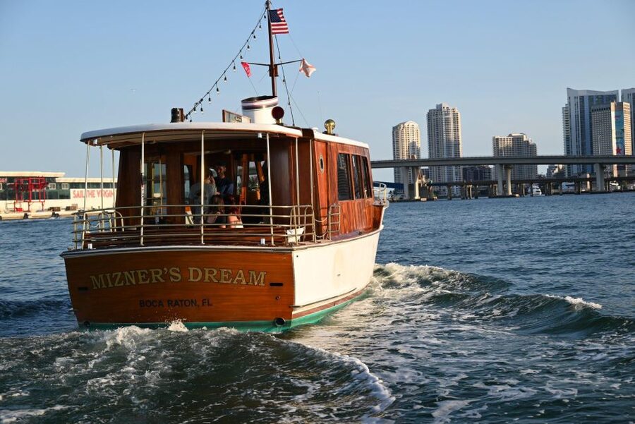 Miami Beach: Vizcaya Sunset Cruise Includes Food and Drink - Arriving at Vizcaya: what you’ll take in at the end of the water ride