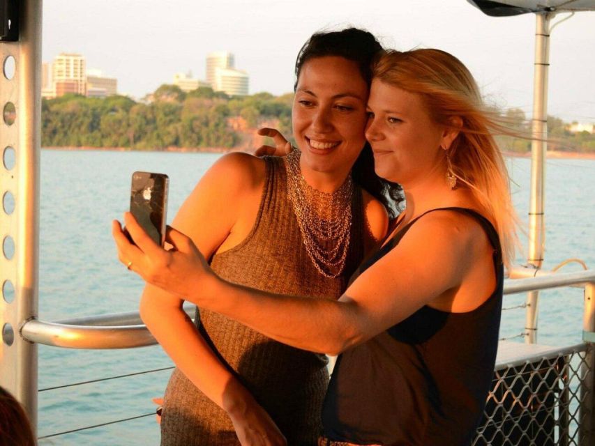 Miami Beach: Vizcaya Sunset Cruise Includes Food and Drink - Food and drinks: all-inclusive comfort, served while you float