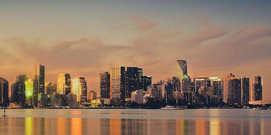 Miami Beach: Vizcaya Sunset Cruise Includes Food and Drink - Who should book this Vizcaya sunset cruise?