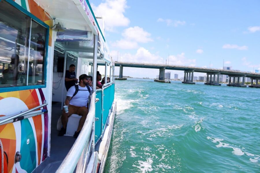 Miami: Biscayne Bay Celebrity Homes Sightseeing Cruise - South Beach to Fisher Island: When the Coastline Gets Cinematic