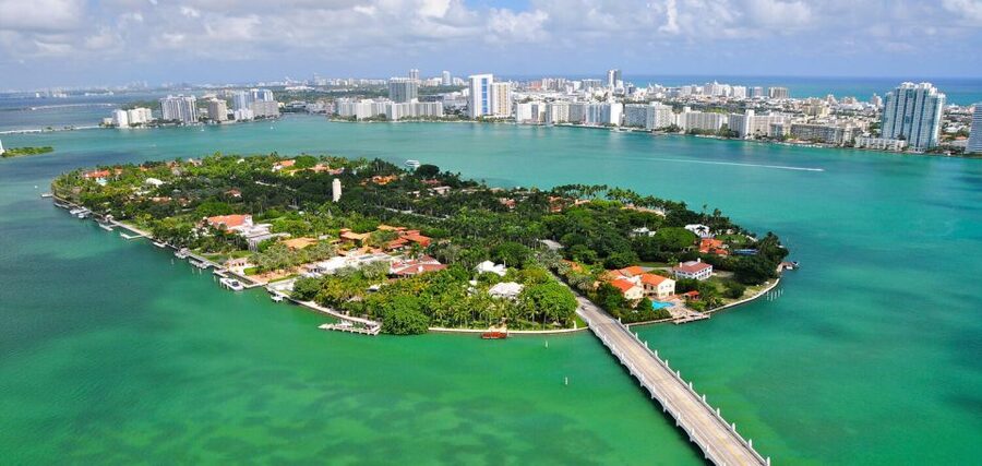 Miami: Biscayne Bay Celebrity Homes Sightseeing Cruise - Port of Miami and the Shoreline Glide: Real City Energy