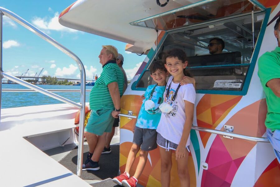 Miami: Biscayne Bay Celebrity Homes Sightseeing Cruise - Celebrity Homes and Movie Locations: The Guide Is the Product