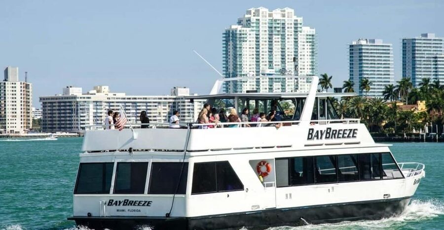 Miami: Biscayne Bay Millionaire's Homes Sightseeing Cruise - Why Biscayne Bay views beat shore sightseeing