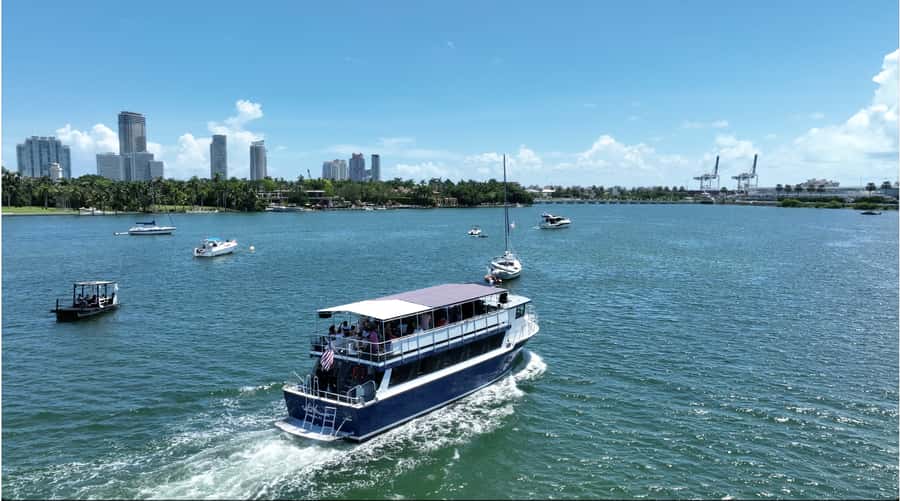 Miami: Biscayne Bay Millionaire's Row Boat Tour - Miami Skyline and South Beach Views That Feel Worth Dressing Up For