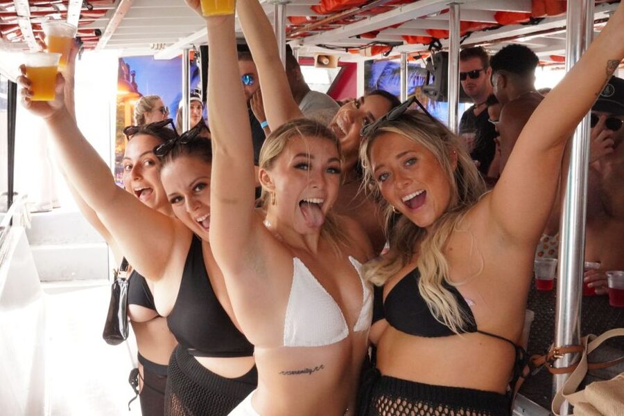 Miami: Boat Party with Live DJ, Unlimited Drinks, and Food - Unlimited drinks in plain terms: what you can actually order