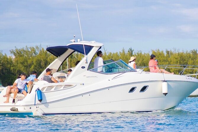 Miami Boat Rental: Fun & Affordable! Day or Night Celebration - Route Views: Islands, Skyline, and Celebrity Millionaire Homes