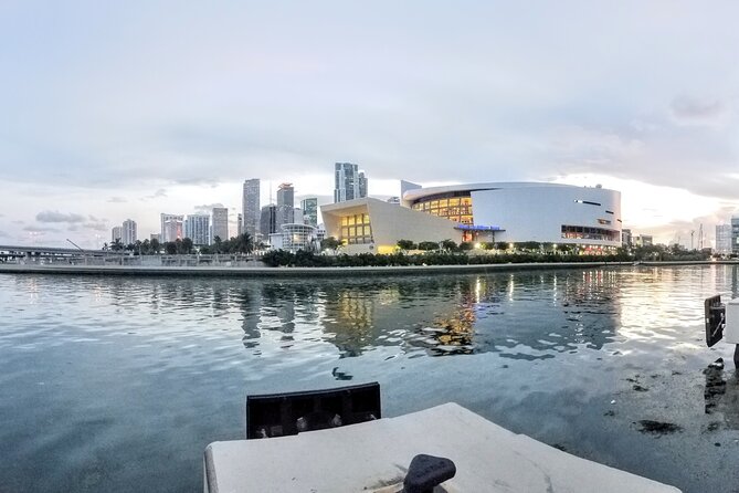 Miami Boat Tour and Sunset Cruise 90 Minutes - What you really get: guide narration, Star Island, and skyline time