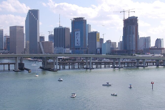 Miami Boat Tour and Sunset Cruise 90 Minutes - Price and value: $25.99 for a full 90-minute Miami viewpoint