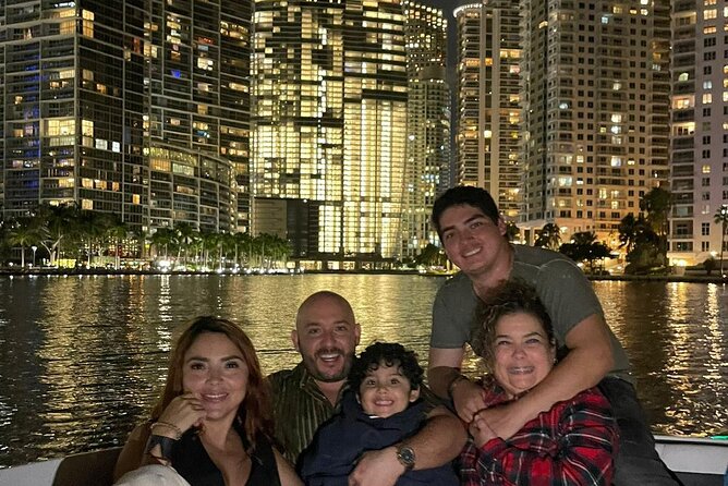 Miami Boat Tour –Day and Night Cruises with Champagne - Should you book this Miami day and night boat tour?