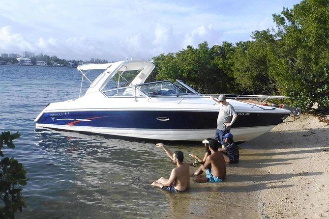 Miami Boat Tour, Haulover Sandbar, Raccoon Island and more - Passing Indian Creek Island and the dolphin chance