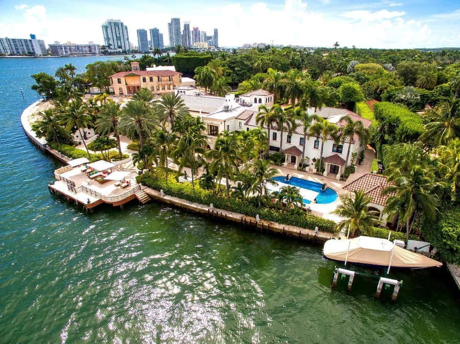 Miami: Celebrity Homes Boat Tour with Guide - Key points at a glance