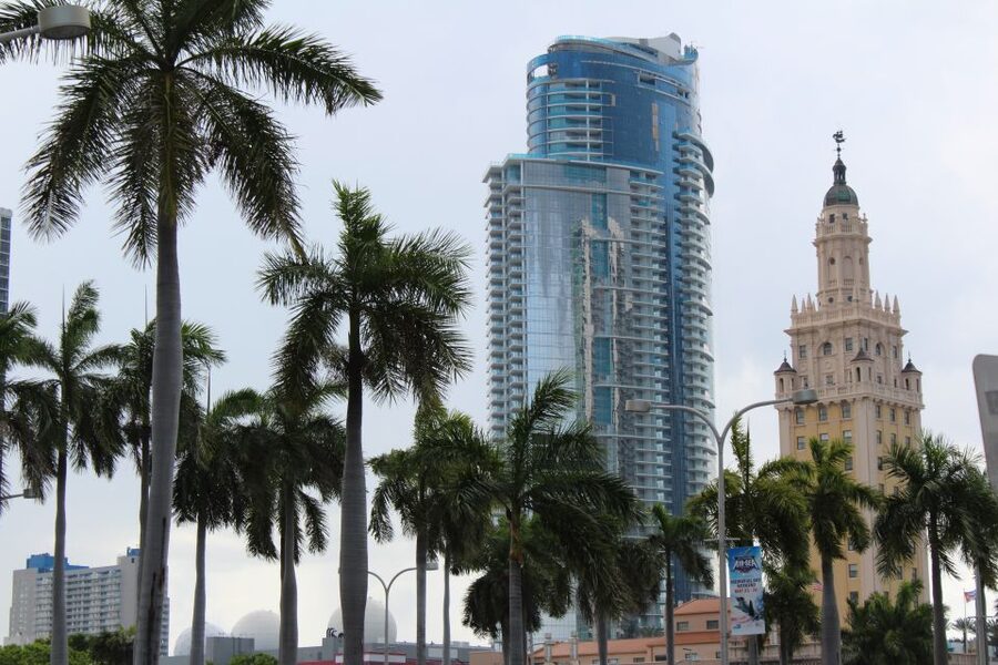 Miami: City Bus Tour with Downtown or Miami Beach Pickup - Millionaire’s Row, Fisher Island Views, and the Al Capone Scarface Link