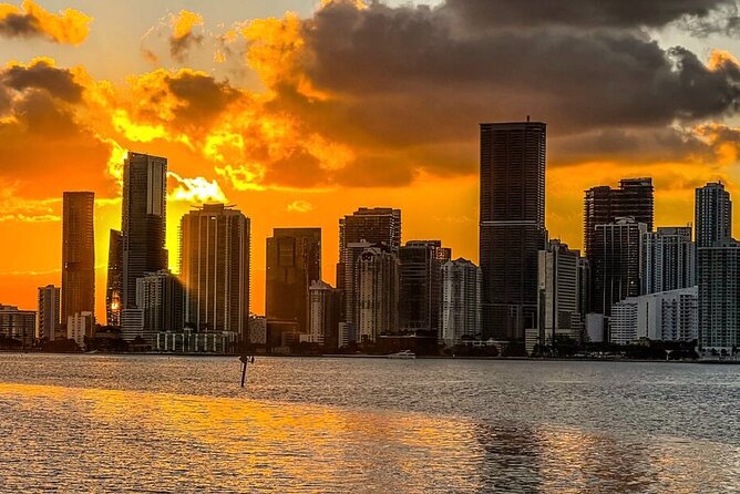 Miami Cruise of Celebrity Homes and Biscayne Bay - Bayfront Park to Bayside Marketplace: Settle In by Downtown