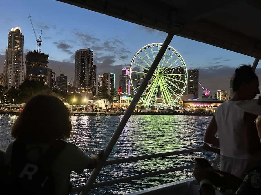 Miami Evening Boat Past Millionaire Homes on Water Taxi - The Experience Style: Relaxed, Not a Scripted Lecture