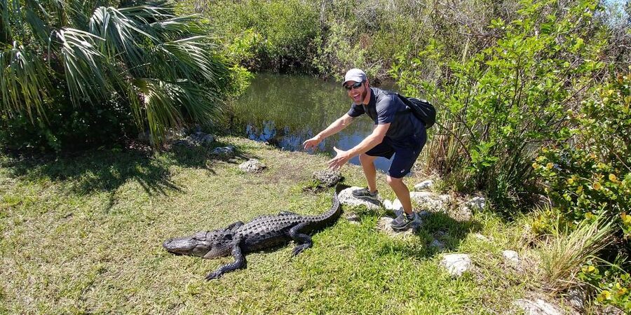 Miami: Everglades Airboat Ride and Tram Tour - Snacks and drinks: the smart reset between the tram and airboat