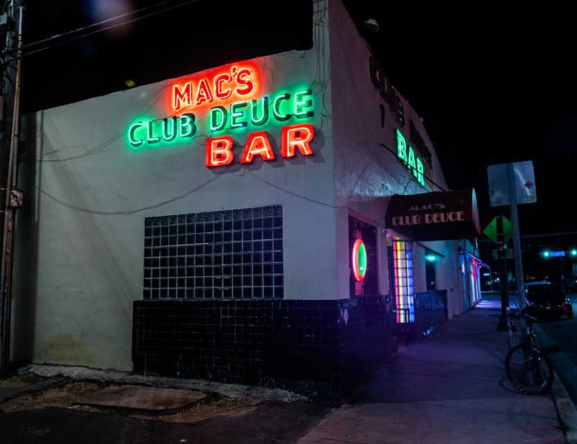 Miami: Ghosts, Boos and Booze Haunted Pub Crawl - Drinks, IDs, and money math for the evening