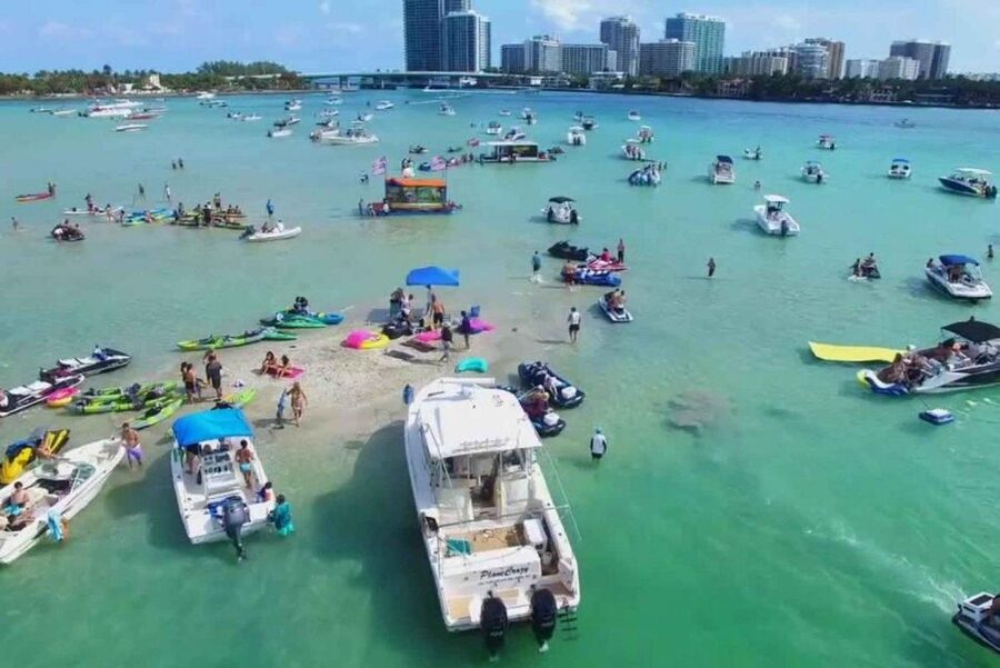 Miami: Guided Boat Tour with Champagne - Who this Miami champagne boat tour suits best