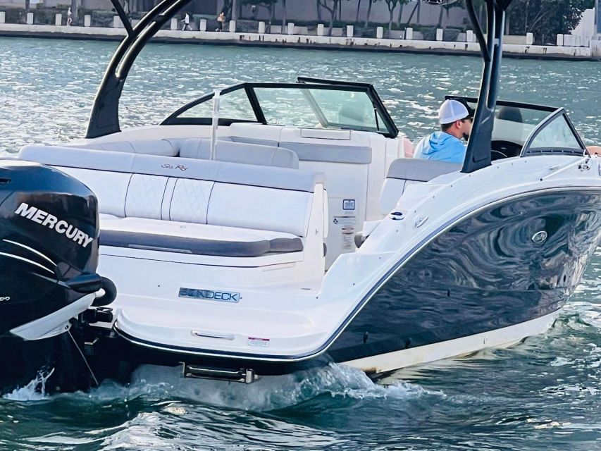 Miami: Guided Boat Tour with Champagne - The route: Miami River to the islands, with skyline time built in