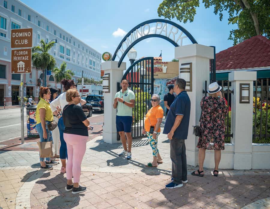 Miami: highlights Walking & Sightseeing tour - Key highlights worth showing up for