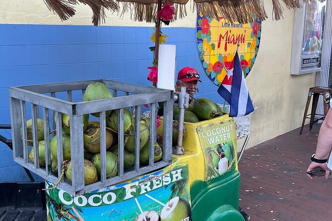 Miami Iconic places city tour: History, Art & Culture - Bayside Marketplace: Finish Near the Water