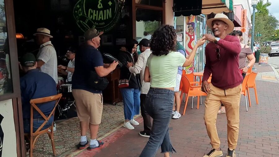 Miami: Little Havana Cuban Food and Culture Walking Tour - Little details that make a big difference