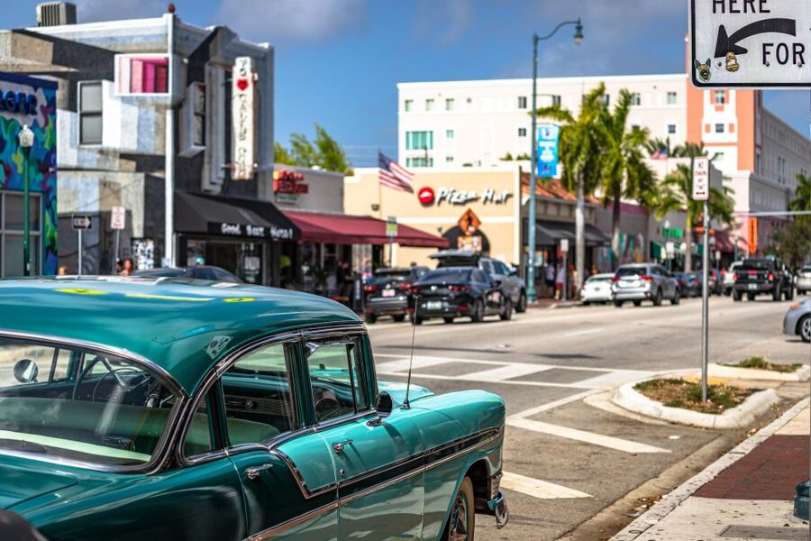Miami: Little Havana Wow Walking Tour - Small Group Size - Walking Calle Ocho: art, antique cars, and everyday traditions