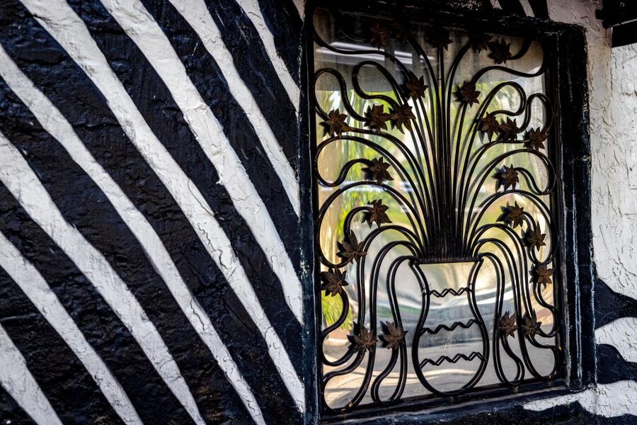 Miami: Little Havana Wow Walking Tour - Small Group Size - Fruit stand, bars, and shops: a route that shows real commerce
