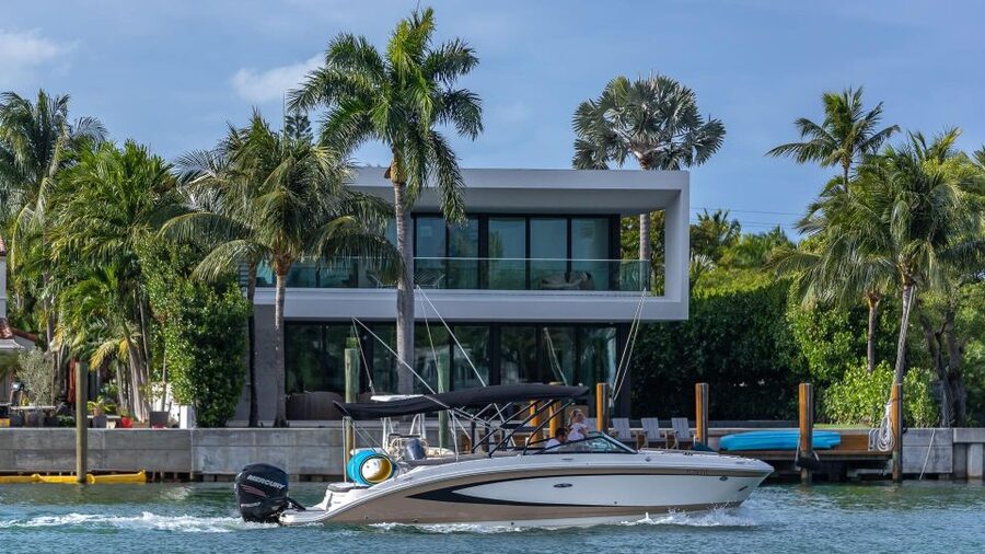 Miami: Miami Skyline Vintage Yacht Cruise, - Price and value for a 90-minute small-boat cruise