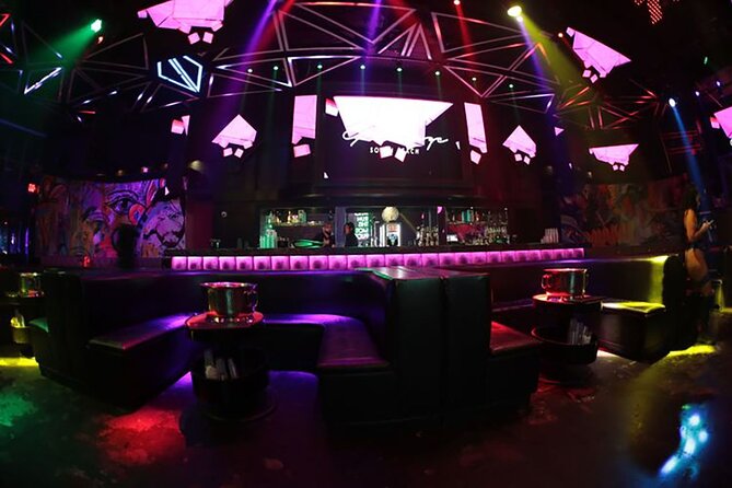 Miami Night: the Ultimate Nightclub Experience - Party Bus or Limo Transfer: Why It’s More Than Just a Ride