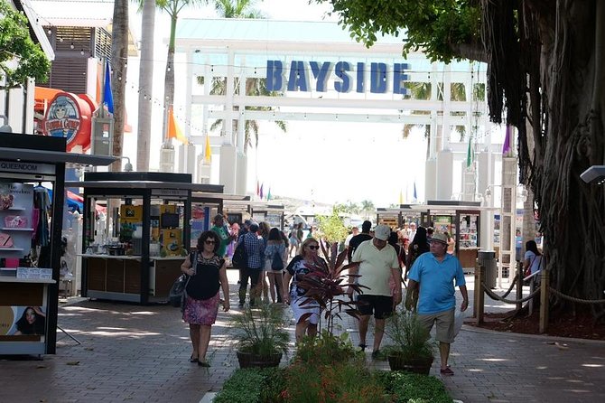Miami Panoramic Sightseeing Tour in English, French or Spanish - Miami Design District and North Miami Beach: variety without exhausting the day