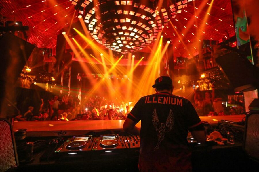 Miami: Party Bus, Club Entry, and Open Bar Night Experience - VIP Miami Nightlife in 5 Hours: What You’re Actually Buying