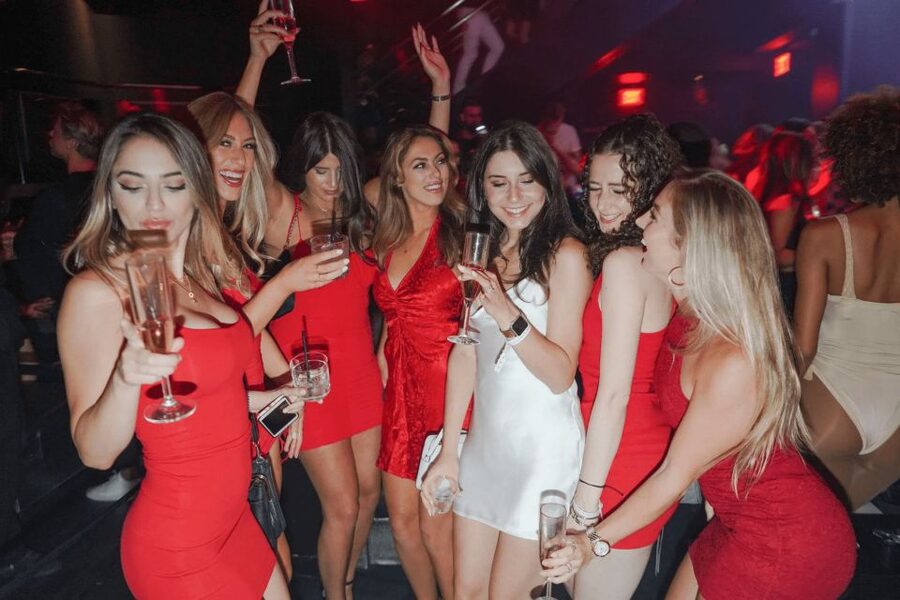 Miami: Party Bus, Club Entry, and Open Bar Night Experience - Who This Experience Fits Best (and Who It Might Frustrate)