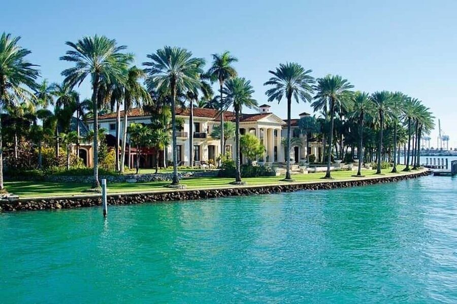 Miami Pirate Boat Cruise: Skyline & Millionaire Homes - Where you meet, and how to avoid the last-minute scramble