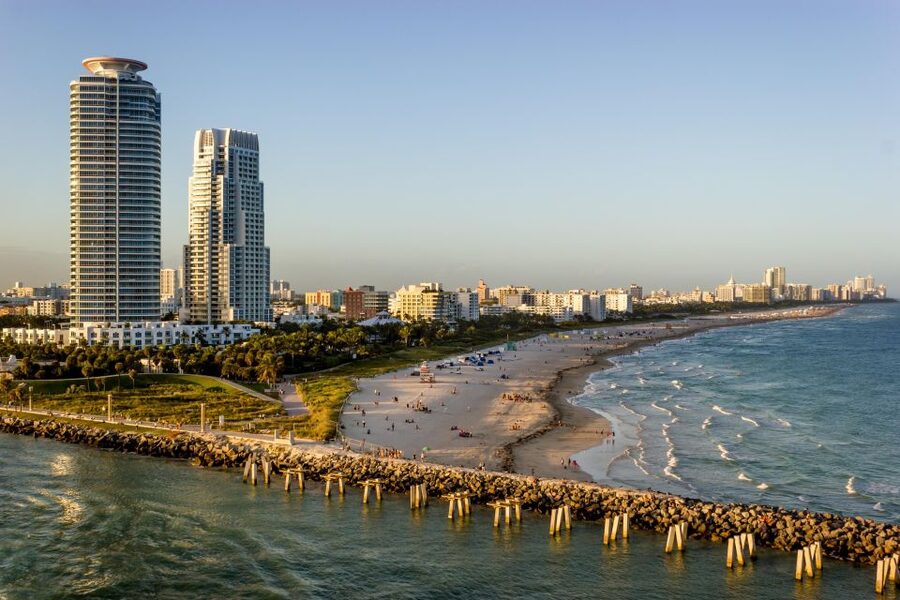 Miami: Private 50-Minute Sunset Airplane Tour - Port of Miami and Downtown Miami: the switch from day to night