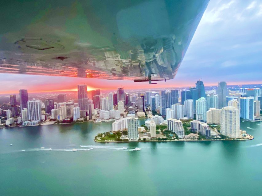 Miami: Private 50-Minute Sunset Airplane Tour - Key Biscayne and Fisher Island: paradise from above