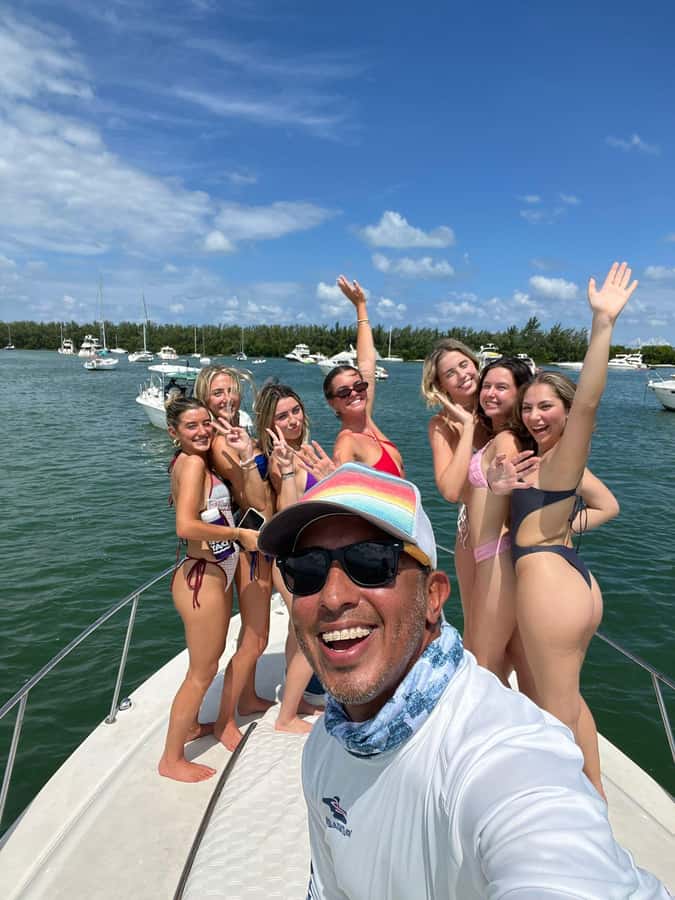 Miami: Private Boat Tour with Captain and Skyline Views - Price and value: $289 per group, then add the reality check
