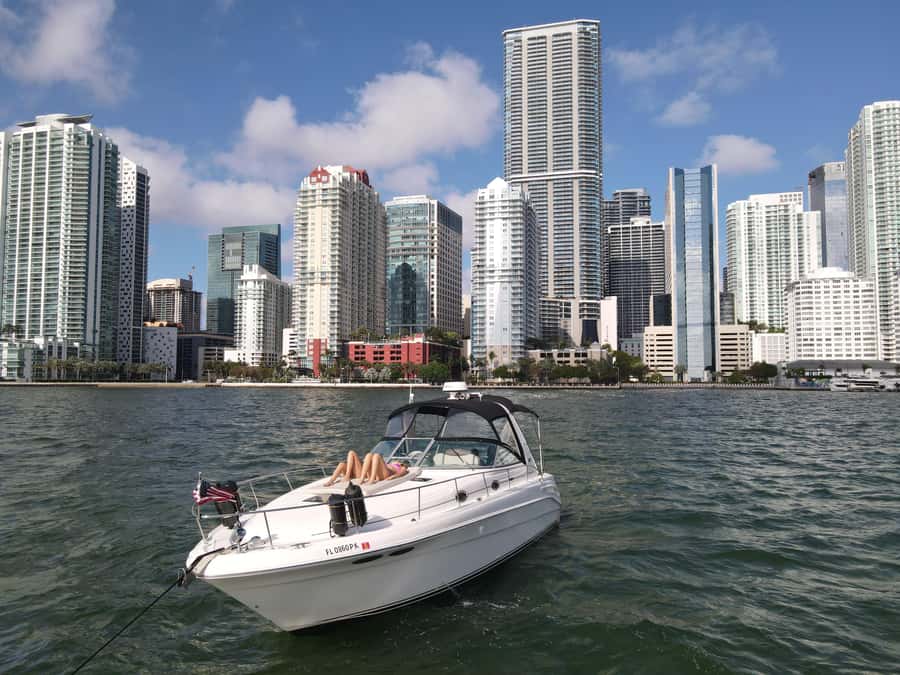 Miami: Private Boat Tour with Captain and Skyline Views - Your Miami route: Fisher Island and Biscayne Bay in clear viewing blocks
