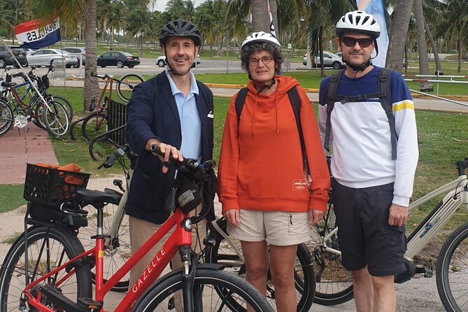 Miami Private Custom Tour with A Guide (Car Option Available) - Neighborhood Highlights You Can Choose: Brickell, Wynwood, and a Pocket of Green