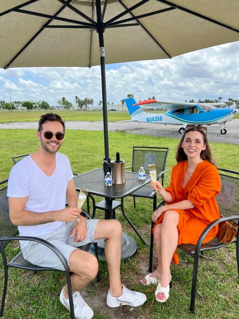 Miami: Private Luxury 50-Minute Airplane Tour with Champagne - The Billionaire Bunker and Celebrity Islands, Indian Creek and Star Island
