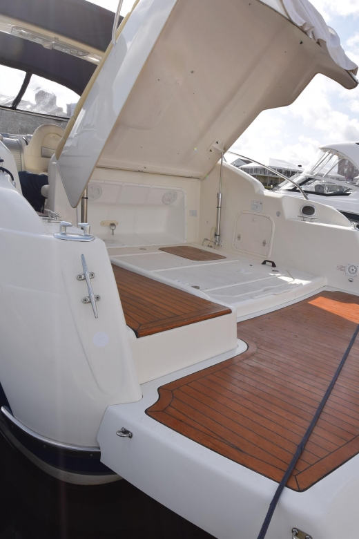 Miami: Private Yacht for up to 12 People - Cruising with a bilingual guide: how the narration changes the views