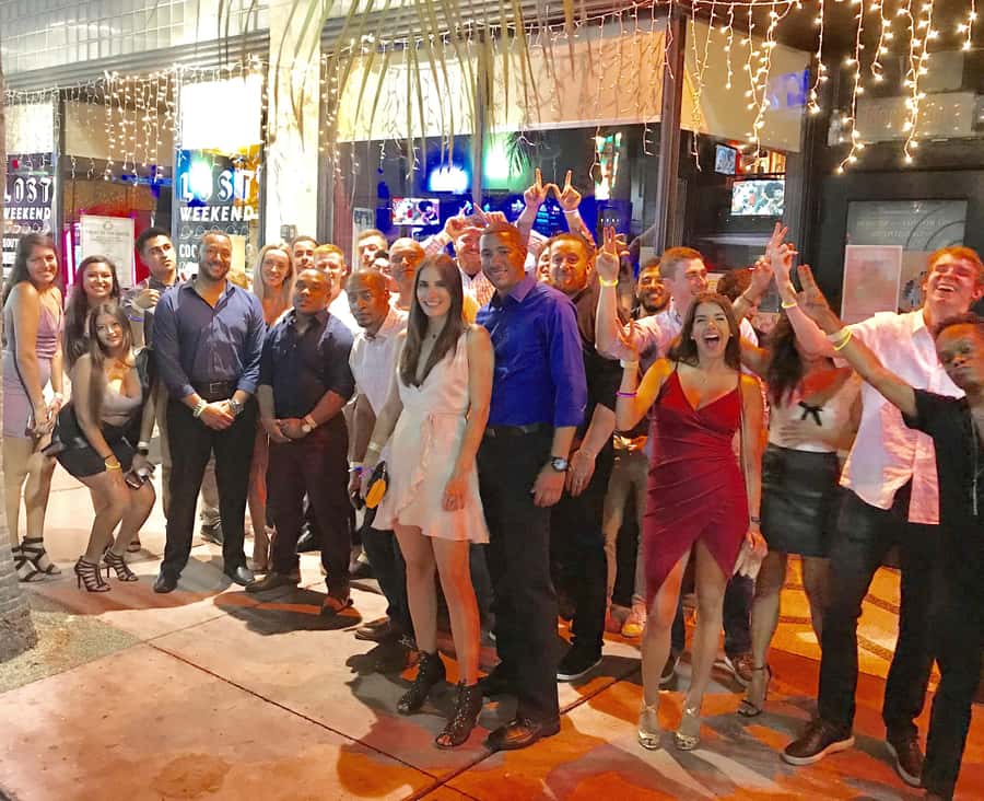 Miami Pub Crawl + Clubbing Experience - The crowd and the social side: meeting people without forcing it