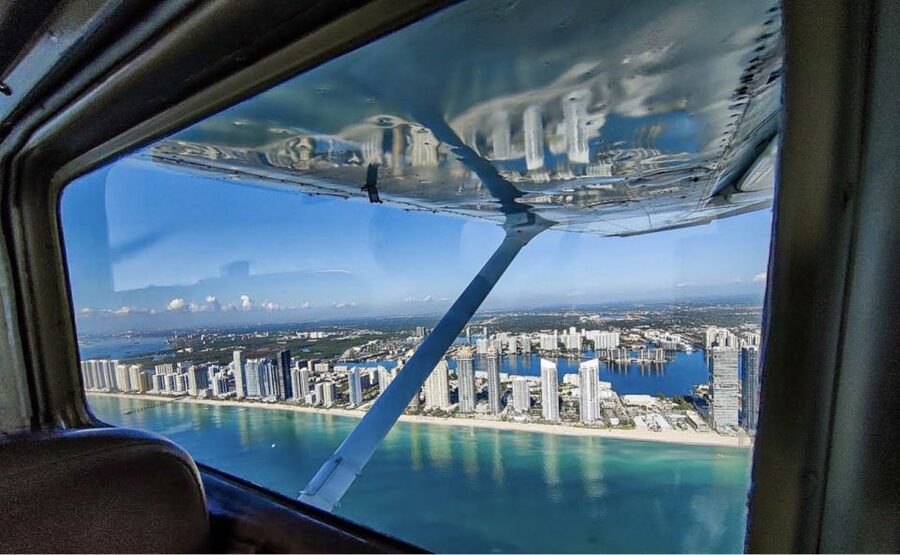 Miami: Romantic 1-Hour Private Flight Tour with Champagne - Comfort, rules, and who should skip it