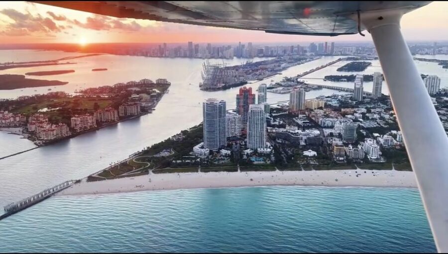Miami: Romantic 1-Hour Private Flight Tour with Champagne - Downtown Miami and Biscayne Bay, skyline time without traffic math