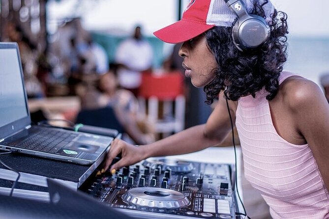 Miami’s Best Party Cruise Drink Included 1 Hour 20 Min Tour - Making the most of your night on board (without overthinking it)