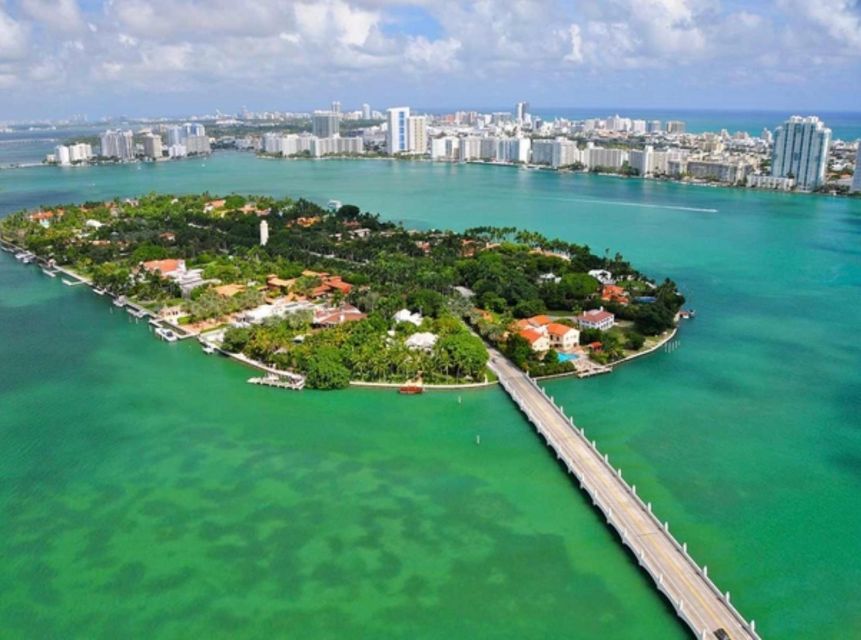 Miami’s Best Views: Private Boat Tour - Boat comfort that matters: restroom, Bluetooth audio, cooler, and lifejackets