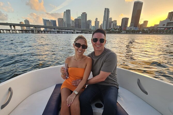 Miami Shared Boat tour, 2 hours on a 24 ft boat. 6 people total. - Your boat setup: 24 ft comfort, shared but not crowded
