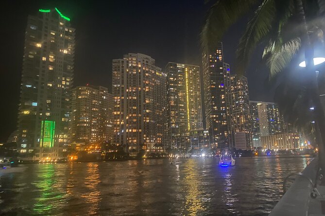 Miami Sightseeing Cruise on a Luxury Yacht - Drinks, Snacks, and the Real Cost of Convenience Onboard