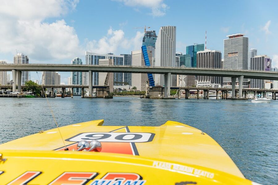 Miami: Sightseeing Speedboat Tour - Photos on the Water, and How to Handle the On-Site Sales Pitch